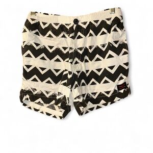 Men's Zigzag Patterned Shorts - Black and White